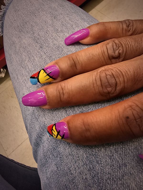 A client set: pink pop art nails